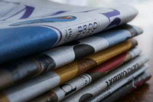La presse papier résiste comment les invendus trouvent une seconde vie
