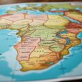 explorez la carte détaillée du congo-brazzaville et découvrez ses principales villes, leur localisation et leurs caractéristiques clés.