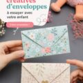 Ensemble d'enveloppes colorées et activités créatives pour enfants
