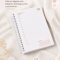 Agenda A5 ouvert montrant une page avec un jour, suggérant une planification quotidienne