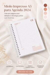 Agenda A5 ouvert montrant une page avec un jour, suggérant une planification quotidienne