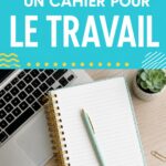 Image d'un carnet ouvert avec des notes bien organisées sur un bureau.
