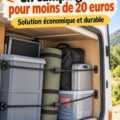 Femme arrangeant ses bagages dans un camping-car avec des solutions IKEA pour l'organisation.