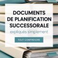Femme examinant des documents de planification successorale pour préparer son héritage.