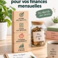 Femme souriante en train de faire son budget avec un ordinateur et des notes.