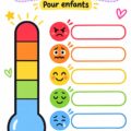 Femme utilisant un carnet pour mesurer ses émotions au bureau.