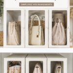 Un placard bien organisé avec des vêtements soigneusement pliés et des accessoires bien rangés