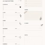 Femme utilisant un planner digital pour organiser sa semaine, avec un environnement de travail inspirant.