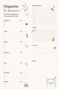 Femme utilisant un planner digital pour organiser sa semaine, avec un environnement de travail inspirant.